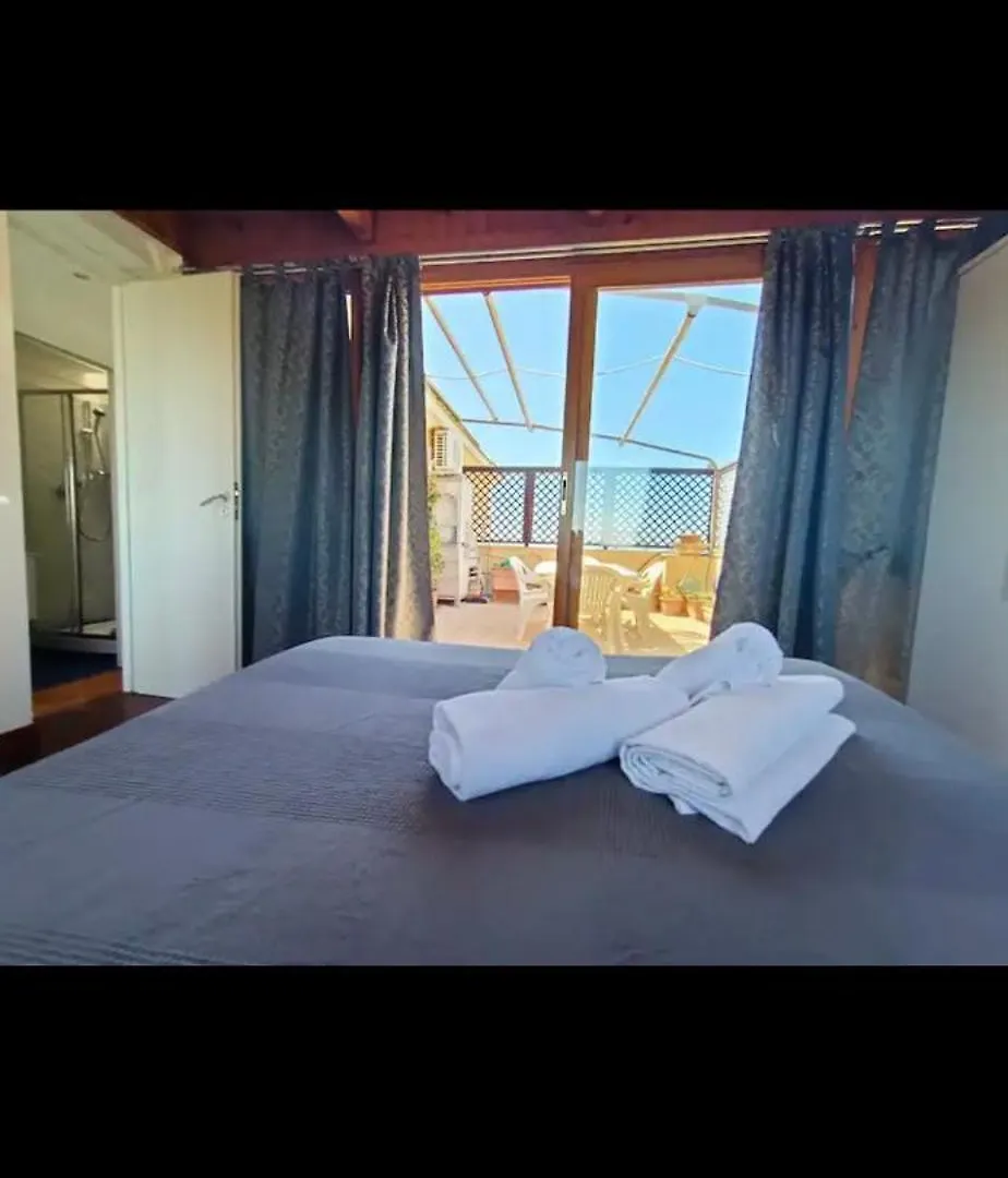 Casa Paradiso リド・ディ・オスティア 0*,